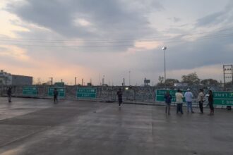 छत्तीसगढ़ में आंधी-तूफान का कहर, टोल प्लाजा पूरी तरह धराशायी, कई वाहन क्षतिग्रस्त