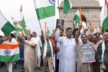 Tiranga Yaatra: ऑपरेशन सिंदूर की सफलता पर दिल्ली में तिरंगा यात्रा, सीएम रेखा गुप्ता ने जताया सेना का गर्व