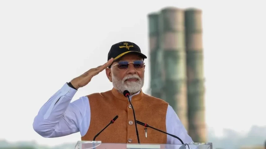 PM मोदी का आदमपुर एयरबेस से दुश्मनों को सख्त संदेश – “जब मिसाइलें गिरती हैं तो गूंजती है भारत माता की जय”