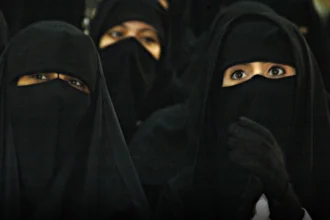 Kuwait : कुवैत में बड़ा फैसला, एक ही रात में हज़ारों लोगों की नागरिकता रद्द, 26 हज़ार महिलाएं सबसे ज़्यादा प्रभावित