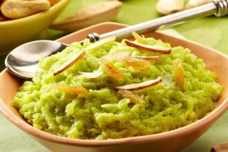 Lauki Halwa Recipe : स्वाद भी, सेहत भी, इस आसान रेसिपी से बनाएं टेस्टी लौकी का हलवा