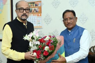 मुख्यमंत्री विष्णुदेव साय ने राज्यपाल से की भेंट, कैबिनेट बैठक से पहले प्रदेश की राजनीति में हलचल तेज