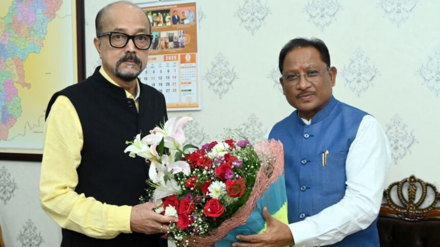मुख्यमंत्री विष्णुदेव साय ने राज्यपाल से की भेंट, कैबिनेट बैठक से पहले प्रदेश की राजनीति में हलचल तेज