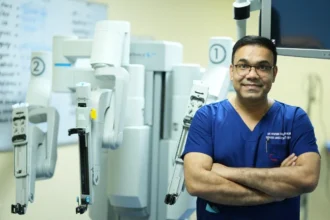 NHMMI रायपुर में चिकित्सा क्षेत्र की ऐतिहासिक उपलब्धि: छत्तीसगढ़ की पहली रोबोटिक प्रोस्टेट कैंसर सर्जरी सफल, मरीज को दो दिन में मिली छुट्टी