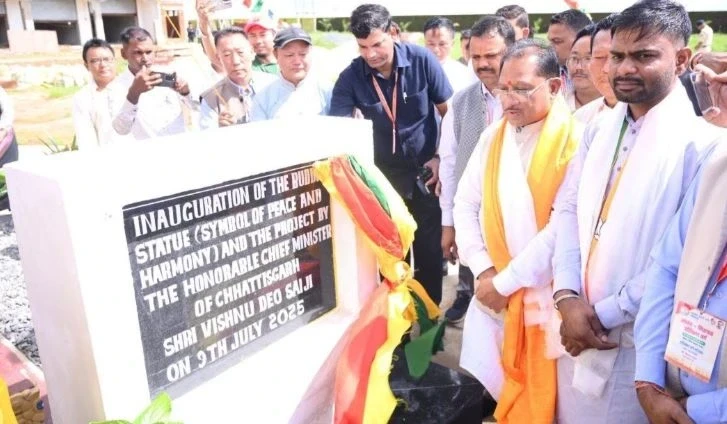 CG News: मुख्यमंत्री विष्णु देव साय ने मैनपाट में बुद्ध प्रतिमा का किया अनावरण, तिब्बती समाज ने किया पारंपरिक स्वागत