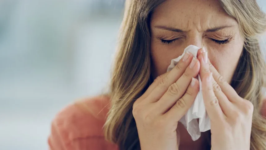 Sinus : मानसून में क्यों बढ़ जाती है साइनस की समस्या? जानें कारण, उपाय और डॉक्टर की सलाह