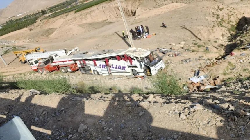 Afghanistan Road Accident : अफगानिस्तान में दर्दनाक हादसा, बस पलटने से 25 की मौत, 27 घायल- VIDEO