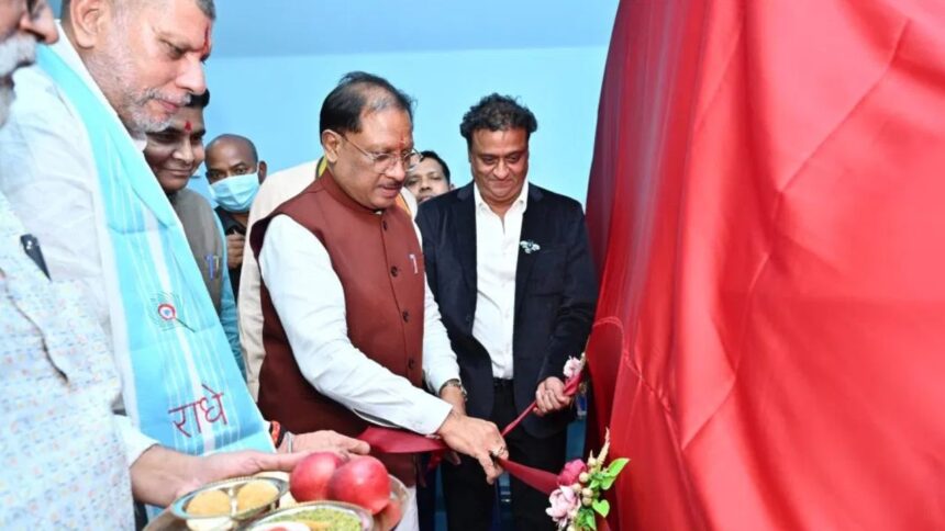 CG : श्री नारायणा हॉस्पिटल में सेंट्रल इंडिया की पहली ओ-आर्म स्पाइन सर्जरी मशीन शुरू, मुख्यमंत्री विष्णुदेव साय ने किया उद्घाटन