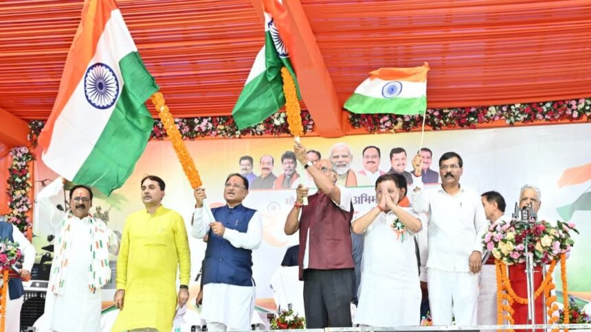 CG Tiranga Yatra: भव्य तिरंगा यात्रा में उमड़ा जनसैलाब, सीएम विष्णुदेव साय बोले- ‘हर घर तिरंगा’ से गूंजे छत्तीसगढ़