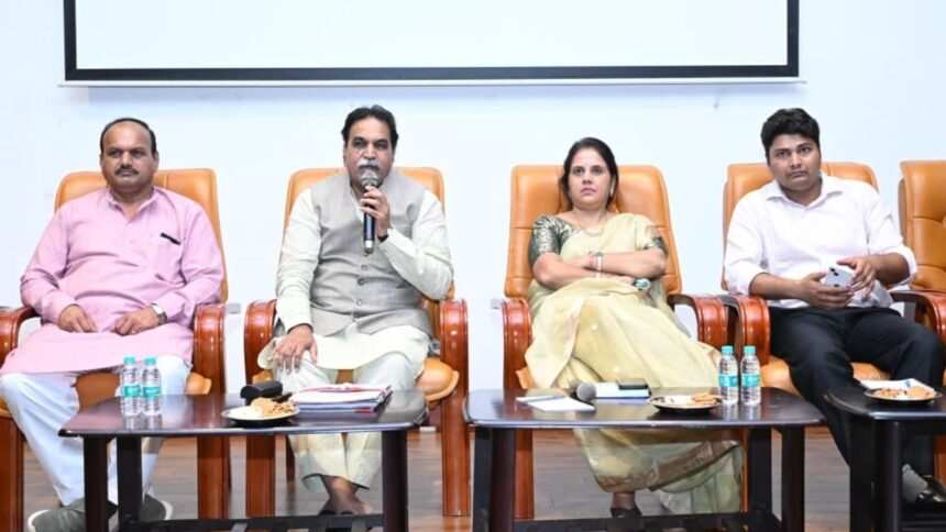 Raipur : रायपुर पश्चिम में विकास की नई पहल, विधायक मूणत ने पायलट प्रोजेक्ट के रूप में पेश किया एक्शन प्लान