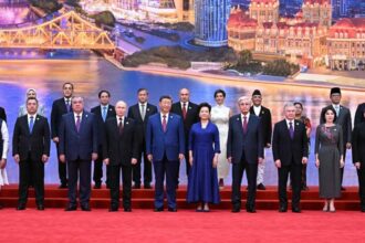 SCO Summit 2025 : दुनिया की सबसे ताकतवर तस्वीर, SCO समिट में एक मंच पर पीएम मोदी, जिनपिंग और पुतिन