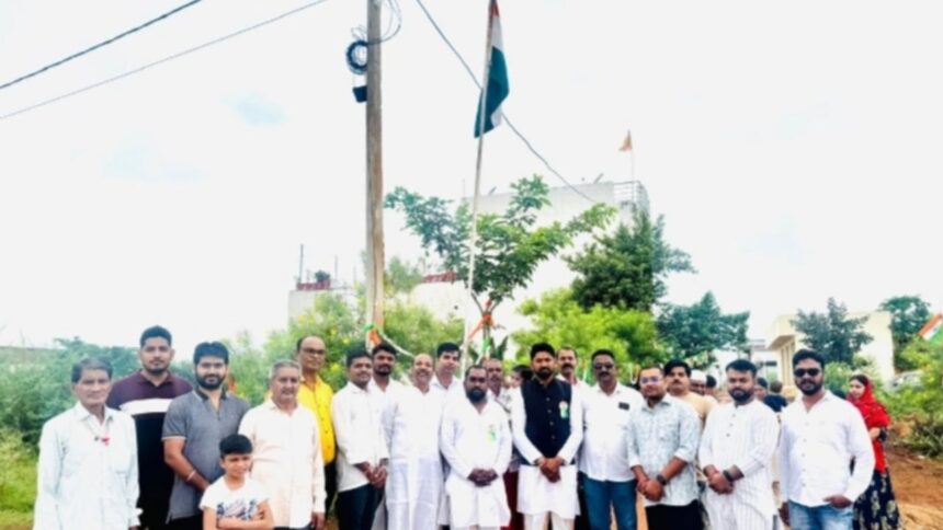 अमलेश्वर पालिका में विभिन्न स्कूलों एवं कालोनियों में स्वतंत्रता दिवस पर धूमधाम से हुई ध्वजारोहण और कार्यक्रम