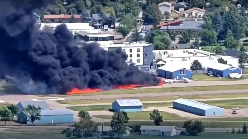 America Plane Crash: अमेरिकी एयरपोर्ट पर 2 विमानों की टक्कर, जबरदस्त धमाके के बाद लगी आग, यात्री सुरक्षित
