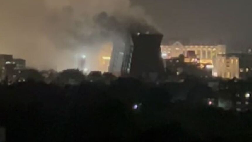 Raipur Breaking : Babylon Tower में लगी आग, इलाके में मची अफरा-तफरी, देखें VIDEO