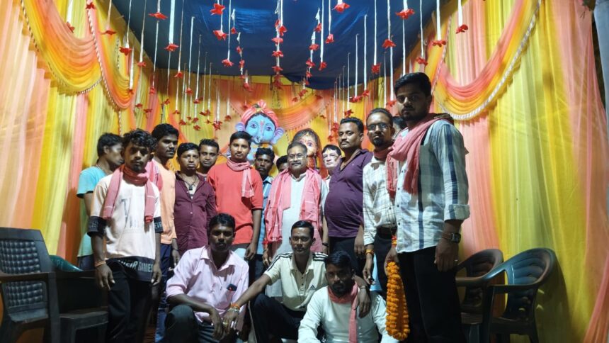 धरसींवा: JCP प्रमुख अमित बघेल ने कुरूद-सिलयारी-मलौद गणेश पंडाल में भव्य आरती में हुए शामिल