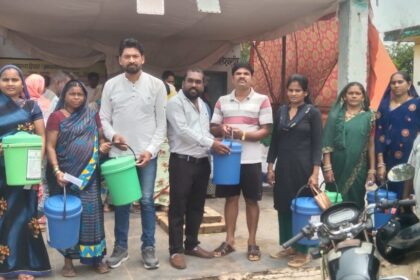 अमलेश्वर में वार्ड 8 और 11 में डस्टबिन वितरण, स्वच्छता अभियान को मिलेगा बल