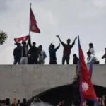 Social Media Ban Nepal :  नेपाल में सोशल मीडिया बैन पर भड़के युवा, संसद भवन में घुसे प्रदर्शनकारी, पुलिस ने की फायरिंग