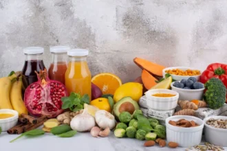 Immunity Booster Tips: सर्दियों में इम्यूनिटी कमजोर होती है, तो इन 10 सुपरफूड्स और आदतों से पाएं डबल एनर्जी, बीमारियां होंगी दूर