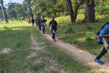 CG : बस्तर में नक्सल उन्मूलन की दिशा में ऐतिहासिक सफलता, 200 से अधिक माओवादी कैडर करेंगे आत्मसमर्पण