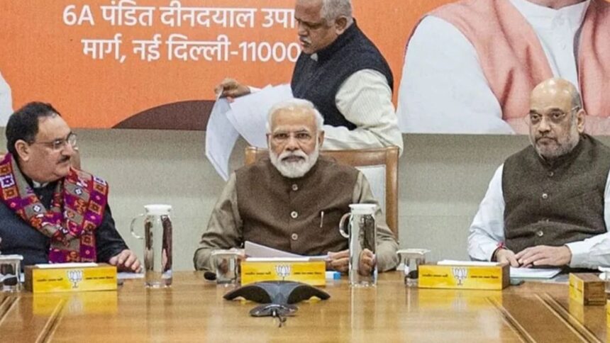 Bihar Cunav : बीजेपी गुजरात मॉडल छोड़ेगी, तीन सूत्री फॉर्मूले से 101 सीटों पर उम्मीदवार फाइनल; सोमवार से ऐलान