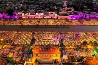 अयोध्या दीपोत्सव 2025: 26 लाख दीयों से जगमगाई राम पैड़ी, 2128 अर्चकों ने की सरयू आरती, 2 वर्ल्ड रिकॉर्ड बने