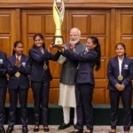 PM Modi meet Blind Women’s Cricket Team: महिला ब्लाइंड T20 विश्व कप विजेता टीम से PM मोदी ने की मुलाकात, मोदी ने सिर झुकाकर किया सम्मान, खिलाड़ियों ने साइन किया हुआ बल्ला भेंट किया