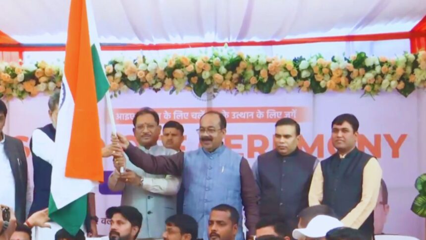 CG : छत्तीसगढ़ के 68 युवा ‘सरदार 150 यूनिटी मार्च’ के लिए नागपुर रवाना, सीएम विष्णुदेव साय ने दिखाई हरी झंडी