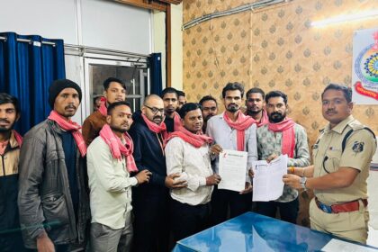 सोशल मीडिया पर छत्तीसगढ़ियों के अपमान पर धरसीवां खंड में आक्रोश, थाने और चौकी में सौंपा ज्ञापन