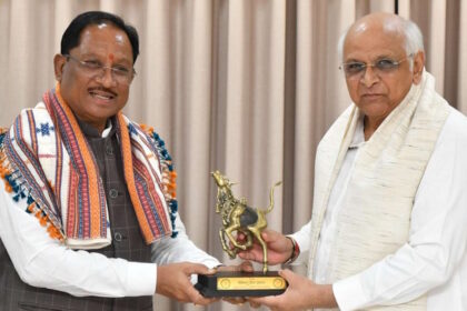 CG : मुख्यमंत्री विष्णु देव साय ने गुजरात के CM भूपेंद्र पटेल से की मुलाकात, इन मुद्दों पर हुई चर्चा