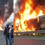 Pune Navale Bridge Accident : पुणे में ब्रेक फेल ट्रक ने छह गाड़ियों को रौंदा, आग में 8 लोग जिंदा जले, कई घायल