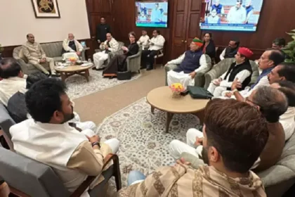 PM Modi Meeting: संसद सत्र के बाद विपक्षी नेताओं से मिले प्रधानमंत्री मोदी, राजनाथ सिंह और प्रियंका गांधी के साथ की चाय पर चर्चा