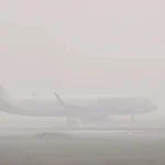 Flights Cancelled: घने कोहरे से हवाई यातायात अस्त-व्यस्त, दिल्ली एयरपोर्ट पर 138 फ्लाइट रद्द, श्रीनगर में भी असर