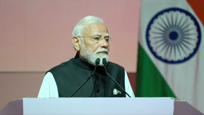 Oman में बोले PM Modi: 11 साल में बदला भारत का इकोनॉमिक DNA, भारत–ओमान दोस्ती अटूट