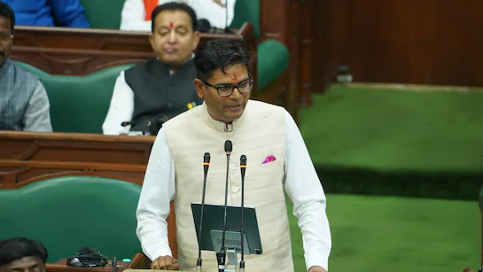 CG Assembly Winter Session 2025: छत्तीसगढ़ अंजोर 2047 पर विस्तृत चर्चा, वित्त मंत्री चौधरी का सदन में ऐलान- समृद्धि का खाका, युवाओं को डेमोग्राफिक डिविडेंड में बदलने का लक्ष्य