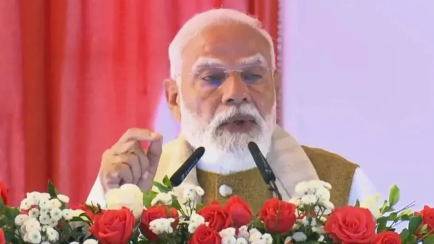 PM Modi Kerala Visit: प्रधानमंत्री नरेंद्र मोदी ने केरल को दी नई अमृत भारत ट्रेनों की सौगात, पीएम स्वनिधि क्रेडिट कार्ड लॉन्च