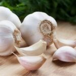 Garlic Benefits : लहसुन के फायदे और स्वास्थ्य लाभ: जानिए क्यों इसे कहते हैं प्राकृतिक औषधि