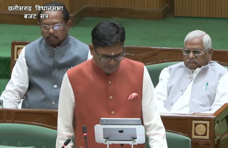 CG Budget 2026 Live: वित्त मंत्री ने पेश किया 1 लाख 72 हजार करोड़ का संकल्प बजट, किस विभाग को कितना मिला, यहां देखें बजट की ओरिजनल कापी