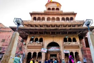Banke Bihari Temple : बांके बिहारी मंदिर में यूट्यूबर्स की एंट्री पर रोक, रीलबाजों पर बैन; मीडिया के लिए नई गाइडलाइन