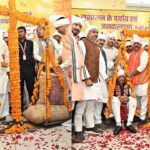 CG : मुख्यमंत्री विष्णु देव साय को धान से तौलकर प्रदेश के अन्नदाताओं ने जताया आभार