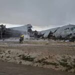 Bolivia Plane Crash: बोलिविया में नोटों से भरा सेना का प्लेन हाईवे पर क्रैश, 20 की मौत, लोगों में मची पैसे लूटने की होड़
