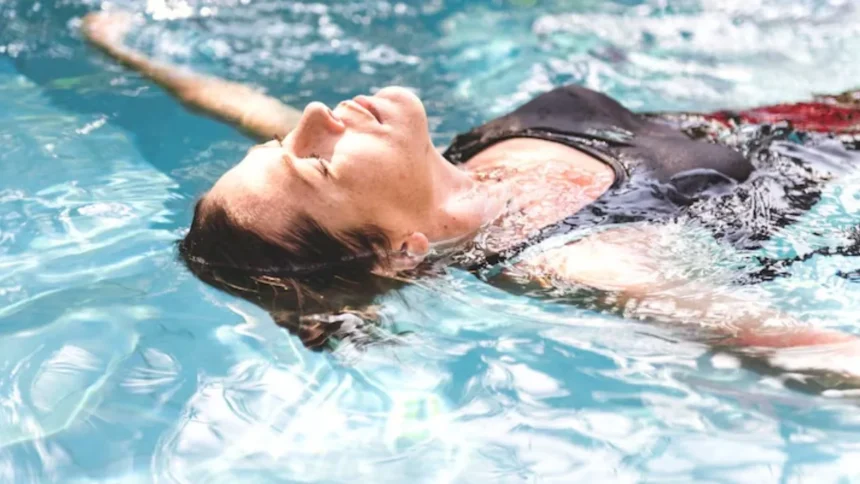 Hydrotherapy: इन 5 बीमारियों का काल है हाइड्रोथेरेपी, बस बदल लें नहाने का तरीका