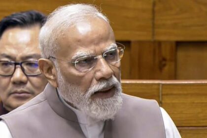 PM Modi in Lok Sabha : मिडिल ईस्ट की जंग पर संसद में बोले पीएम मोदी, तेल और गैस संकट पर बताया सरकार का प्लान - LIVE