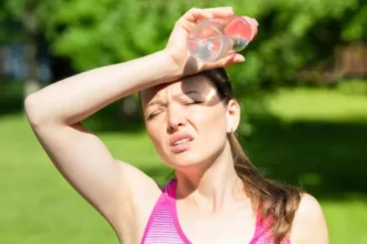 Summer Health Tips: तेज धूप और गर्मी से हैं बेहाल, अपनाएं ये आसान टिप्स और रहें सुरक्षित