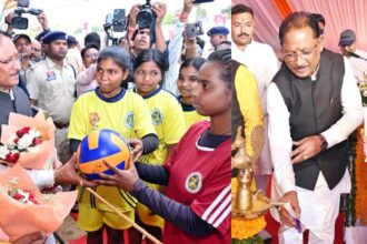 CG : मां महामाया की धरा से सरगुजा ओलंपिक का शुभारंभ: 3.49 लाख खिलाड़ियों की भागीदारी, मुख्यमंत्री साय बोले- खेलों से युवाओं को मिलेगा बढ़ावा