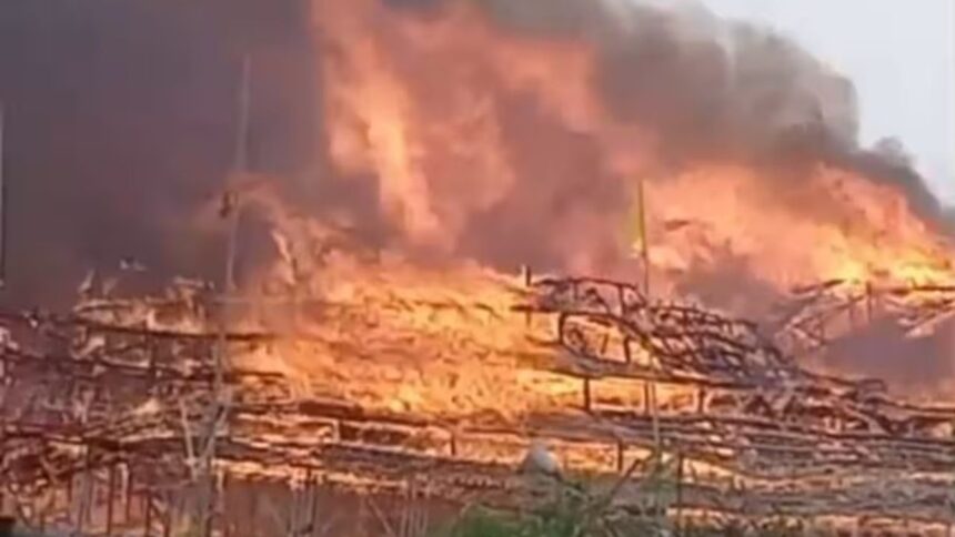 Ayodhya में महायज्ञ स्थल पर भीषण आग: पंडाल धू-धू कर जला, फायर ब्रिगेड की 6 गाड़ियां पहुंचीं