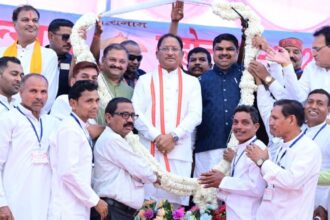 CG : मुख्यमंत्री विष्णु देव साय कबीर मठ आश्रम में आयोजित अखिल भारतीय सद्गुरु कबीर संत सम्मेलन में हुए शामिल