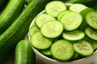 Cucumber Benefits : गर्मियों का सुपरफूड, खीरा खाने के चमत्कारी फायदे, जानें खाने के सही तरीके