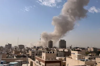 Iran War : ईरान के नए सुप्रीम लीडर अराफी की मौत, तेहरान ने ड्रोन से अमेरिकी फाइटर जेट को मार गिराया