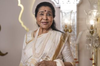 Asha Bhosle Passes Away: दिग्गज गायिका आशा भोसले का 92 वर्ष की उम्र में निधन, ब्रीच कैंडी अस्पताल में ली अंतिम सांस