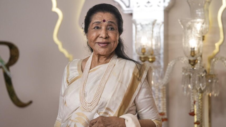 Asha Bhosle Passes Away: दिग्गज गायिका आशा भोसले का 92 वर्ष की उम्र में निधन, ब्रीच कैंडी अस्पताल में ली अंतिम सांस